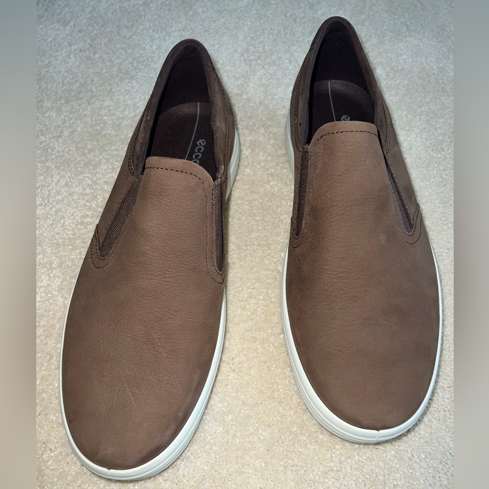 ECCO Brown Suede Men’s Slip-On size 10